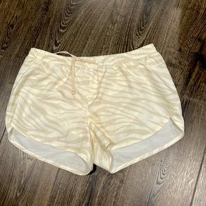 COPY - 🏃🏼‍♀️🏃🏼‍♀️Look cute while running!! Old navy active shorts are🔥